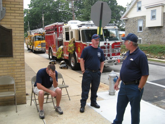 Engine cover to Collingdale with (L-R) Rick Prettyman, Tim Kelly, Sr., and Rick Woolson.